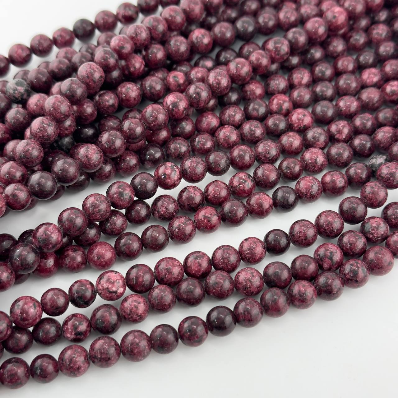 Бусины Халцедон цвет бордовый с вклаплениями размер 8мм натуральный камень